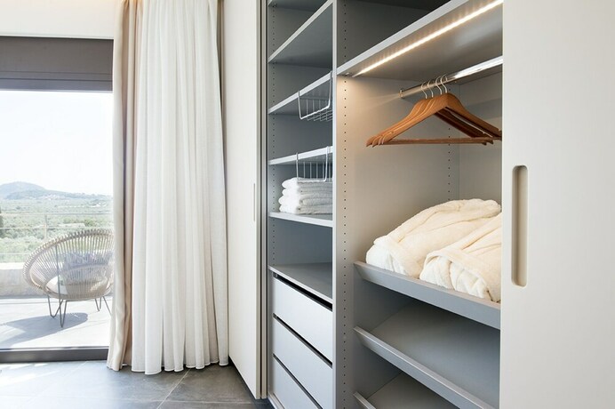 Imagen general del Hotel Captivating 5-bedr Villa Close Navarino Dunes Golf. Foto 10