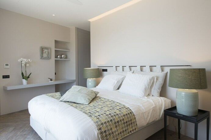 Imagen general del Hotel Captivating 5-bedr Villa Close Navarino Dunes Golf. Foto 18