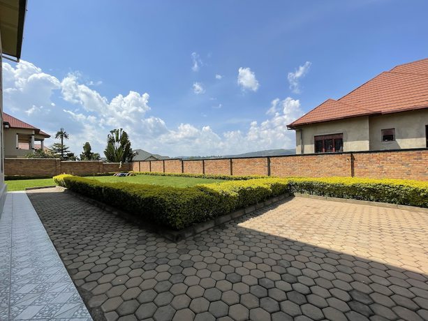 Imagen de los exteriores del Hotel Captivating 7-bed House in Kigali, Rwanda. Foto 11