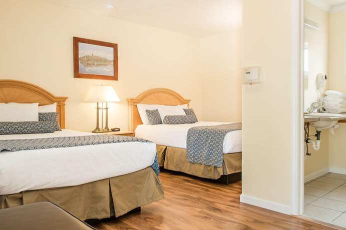 Imagen de la habitación del Hotel Capt.'s Inn And Suites. Foto 6