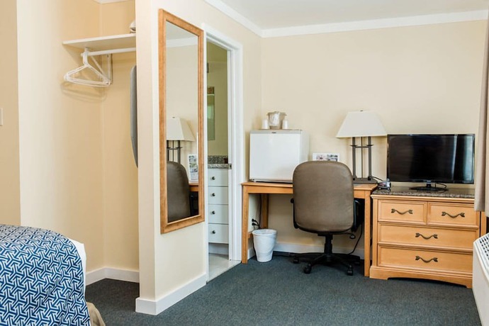 Imagen de la habitación del Hotel Capt.'s Inn And Suites. Foto 12