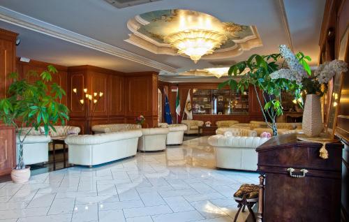 Imagen de los interiores del Hotel Capys. Foto 10