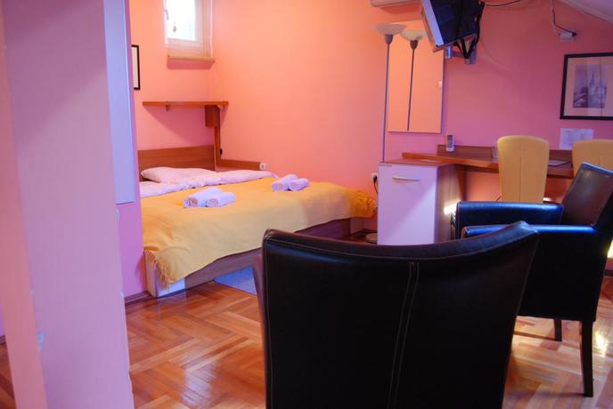 Imagen de la habitación del Hotel Car Royal Apartmans. Foto 9