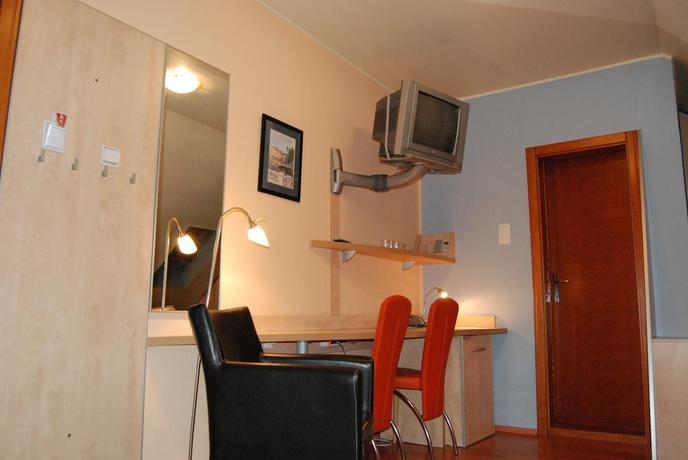Imagen de la habitación del Hotel Car Royal Apartmans. Foto 13