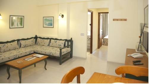 Imagen de la habitación del Hotel Carabela II. Foto 6