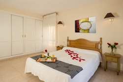 Imagen de la habitación del Hotel Caracas, Estepona. Foto 5