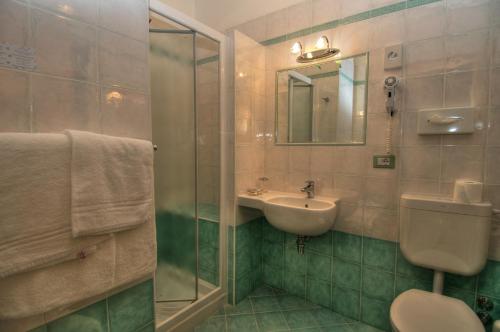 Imagen de la habitación del Hotel Caracas. Foto 5
