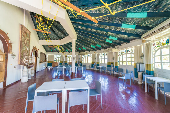 Imagen del bar/restaurante del Hotel Caracol. Foto 3