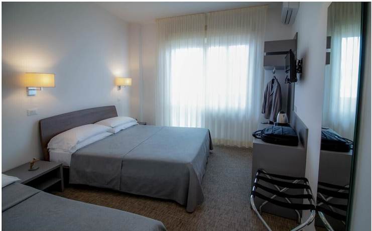 Imagen de la habitación del Hotel Caraibi, Cervia. Foto 4