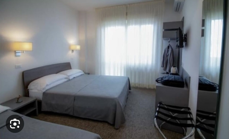 Imagen de la habitación del Hotel Caraibi, Cervia. Foto 3