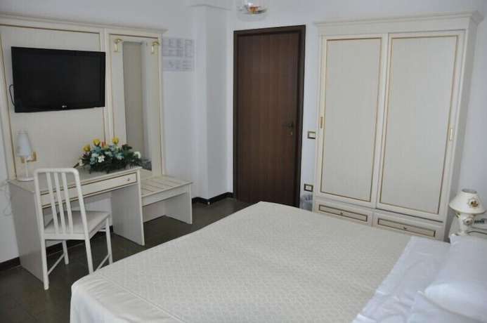 Imagen de la habitación del Hotel Caraibi, Grottammare. Foto 5