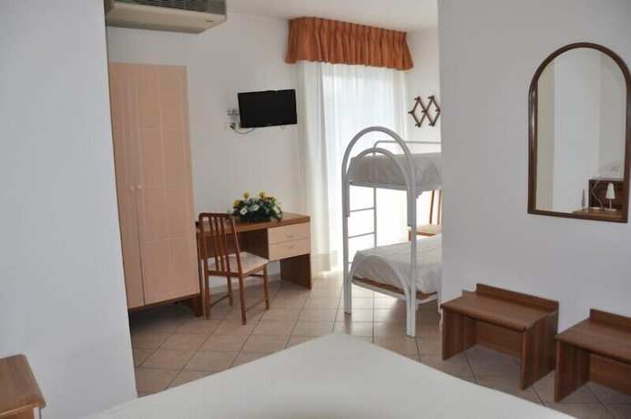 Imagen de la habitación del Hotel Caraibi, Grottammare. Foto 6