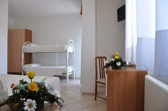 Imagen de la habitación del Hotel Caraibi, Grottammare. Foto 7