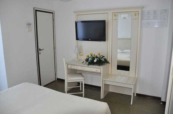 Imagen de la habitación del Hotel Caraibi, Grottammare. Foto 8