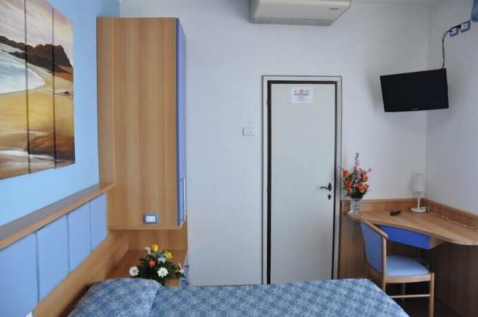 Imagen de la habitación del Hotel Caraibi, Grottammare. Foto 9