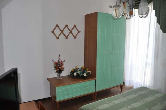 Imagen de la habitación del Hotel Caraibi, Grottammare. Foto 11