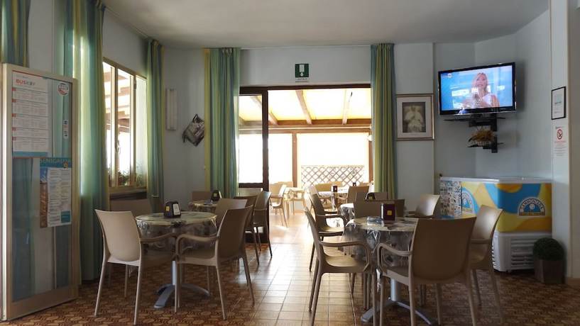 Imagen del bar/restaurante del Hotel Caraibi, Senigallia. Foto 4