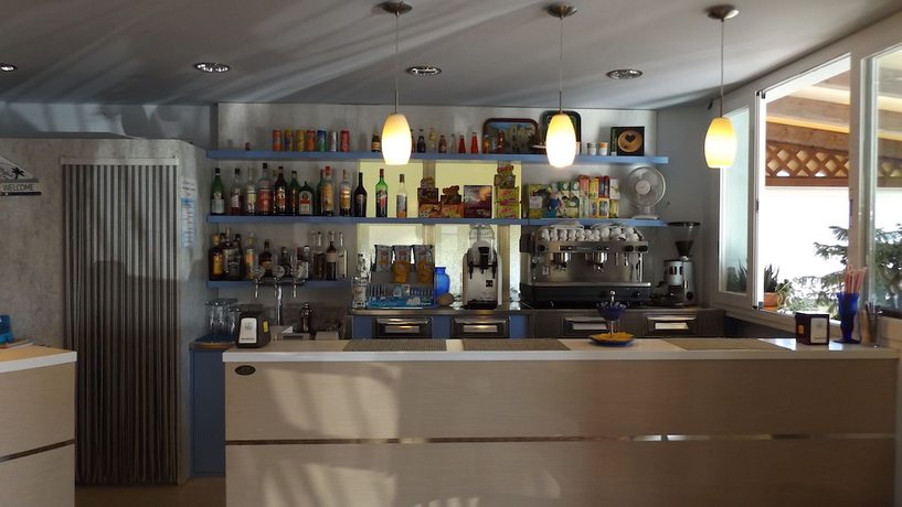 Imagen del bar/restaurante del Hotel Caraibi, Senigallia. Foto 7