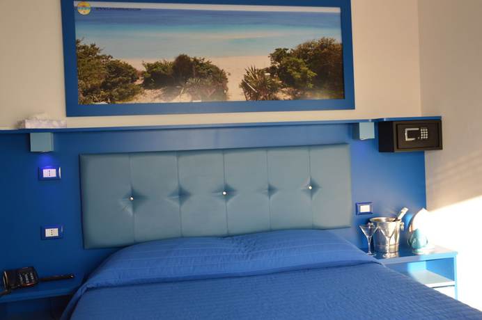 Imagen de la habitación del Hotel Caraibisiaco sul Mare. Foto 6