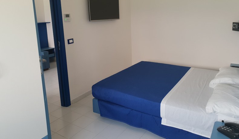 Imagen de la habitación del Hotel Caraibisiaco sul Mare. Foto 8