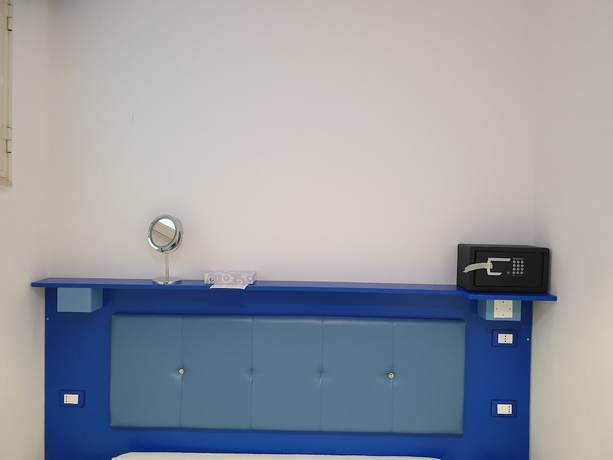 Imagen de la habitación del Hotel Caraibisiaco sul Mare. Foto 16