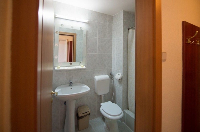 Imagen de la habitación del Hotel Caraiman Mamaia. Foto 5