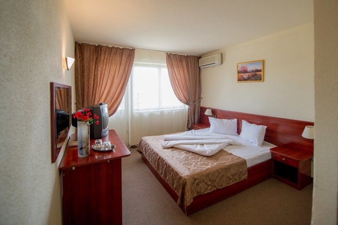 Imagen de la habitación del Hotel Caraiman Mamaia. Foto 6