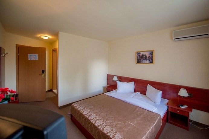 Imagen de la habitación del Hotel Caraiman Mamaia. Foto 7