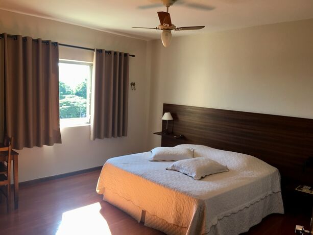 Imagen de la habitación del Hotel Caraj&aacute;s, Varginha. Foto 21