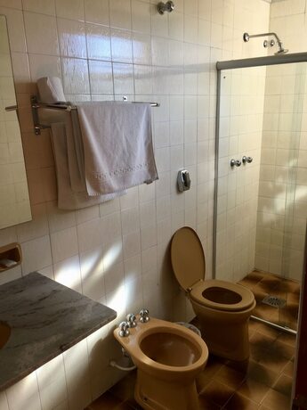 Imagen de la habitación del Hotel Caraj&aacute;s, Varginha. Foto 27