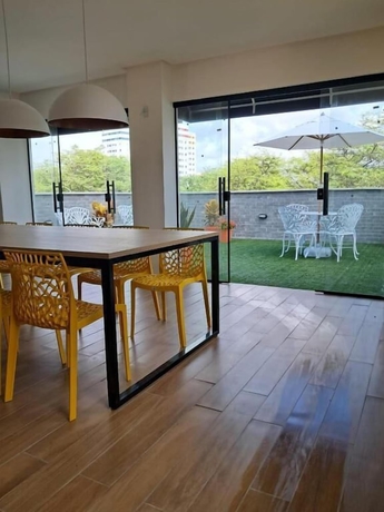 Imagen del bar/restaurante del Hotel Carambola Coliving. Foto 3