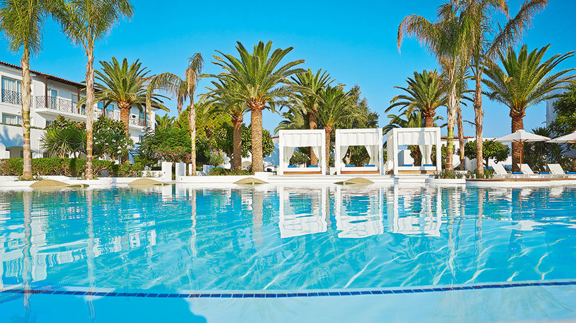 Imagen de la piscina del Hotel Caramel Grecotel Boutique Resort. Foto 9
