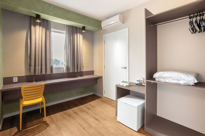 Imagen de la habitación del Hotel Carand&aacute; Hplus Express. Foto 3