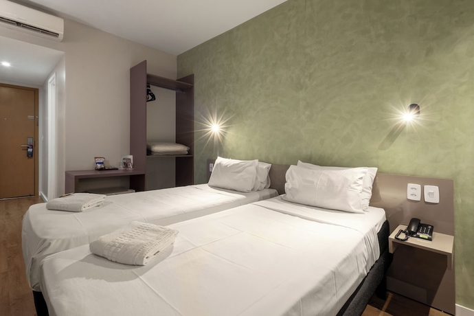Imagen de la habitación del Hotel Carand&aacute; Hplus Express. Foto 4