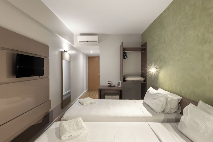 Imagen de la habitación del Hotel Carand&aacute; Hplus Express. Foto 5