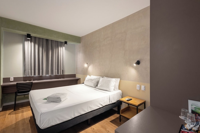 Imagen de la habitación del Hotel Carand&aacute; Hplus Express. Foto 6