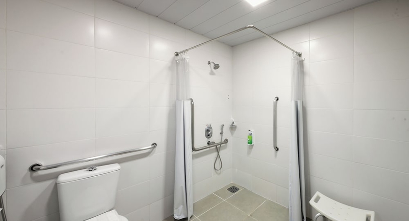 Imagen de la habitación del Hotel Carand&aacute; Hplus Express. Foto 11