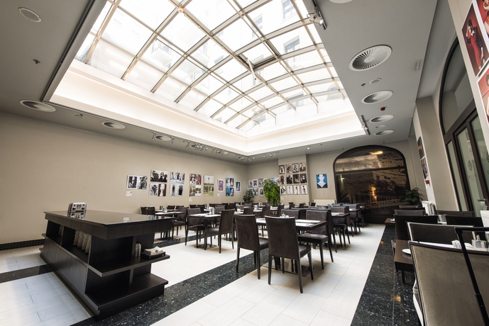 Imagen del bar/restaurante del Hotel Carat Boutique. Foto 4