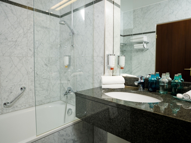 Imagen de la habitación del Hotel Carathotel Basel. Foto 12