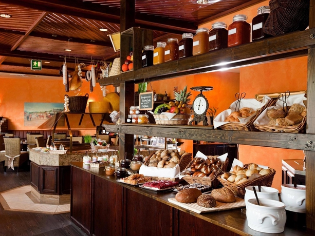 Imagen del bar/restaurante del Hotel Carathotel Basel. Foto 6