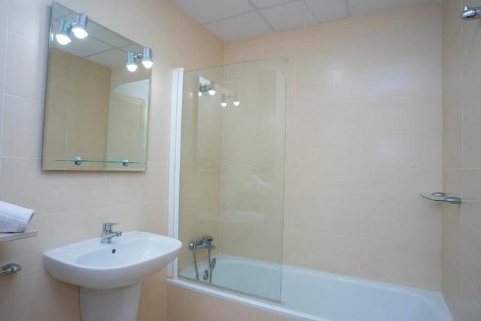 Imagen de la habitación del Hotel Caravaca Resort. Foto 7