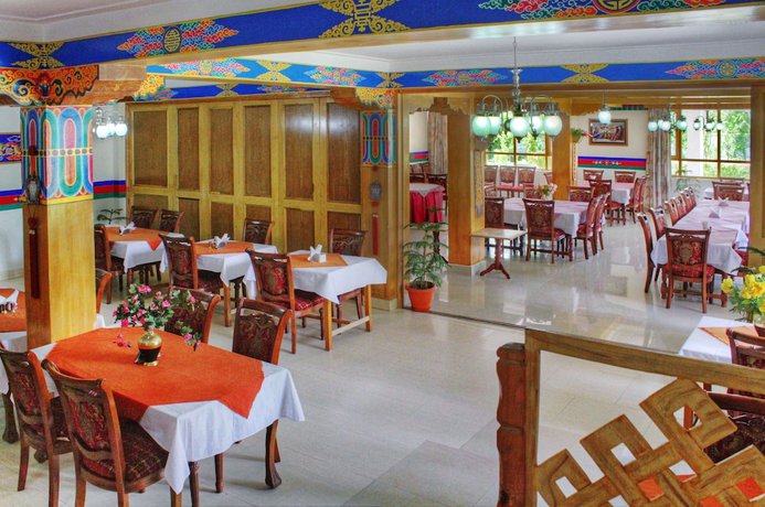Imagen del bar/restaurante del Hotel Caravan Centre. Foto 2