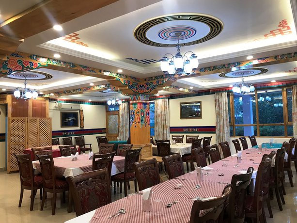 Imagen del bar/restaurante del Hotel Caravan Centre. Foto 5