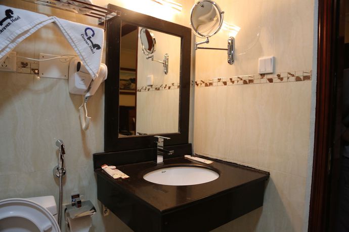 Imagen de la habitación del Hotel Caravan. Foto 10