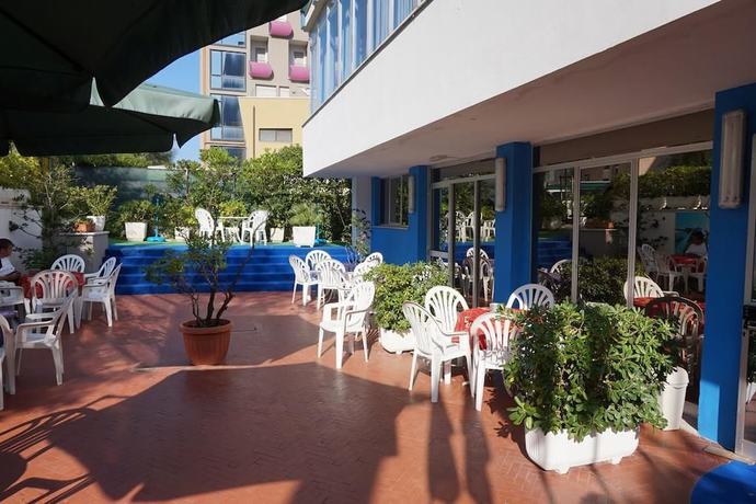 Imagen del bar/restaurante del Hotel Caravan, Pesaro. Foto 2