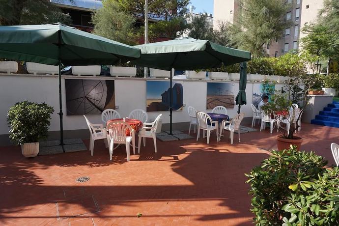 Imagen del bar/restaurante del Hotel Caravan, Pesaro. Foto 3