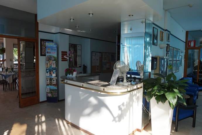 Imagen de los interiores del Hotel Caravan, Pesaro. Foto 12