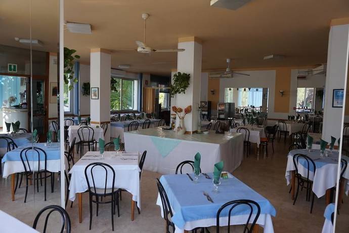 Imagen del bar/restaurante del Hotel Caravan, Pesaro. Foto 6
