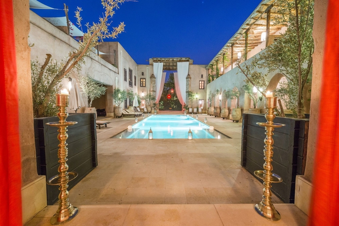 Imagen de la piscina del Hotel Caravan Serai. Foto 4