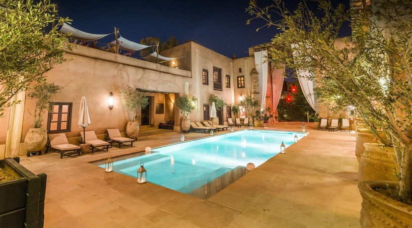 Imagen de la piscina del Hotel Caravan Serai. Foto 6